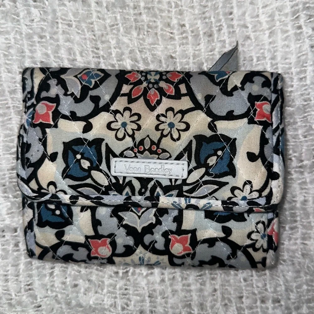Vera Bradley Lisbon‎ Medallion RFID Euro Wallet